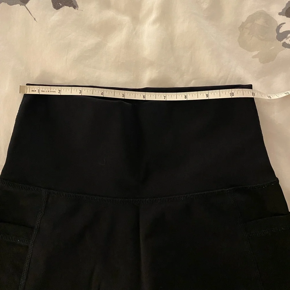 MOVING SALE Aerie Mesh Pocket Bike Shorts Black Medium - Picture 6 of 10